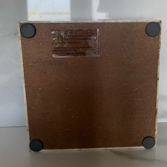 Mela Artisan Granercy Box In Gray Ivory Honeycomb Pattern 5”x5” - Picture 7 of 7